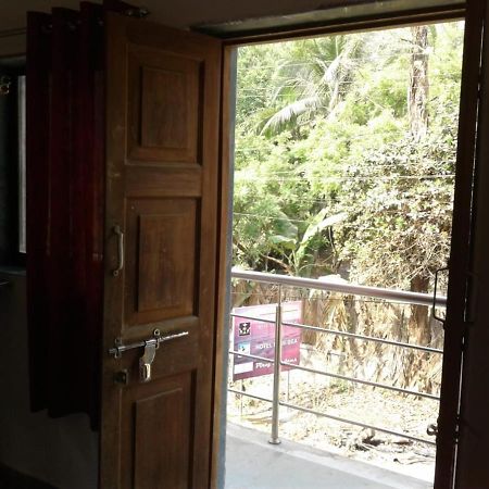 Hotel Kalpavruksha Alībāg Dış mekan fotoğraf